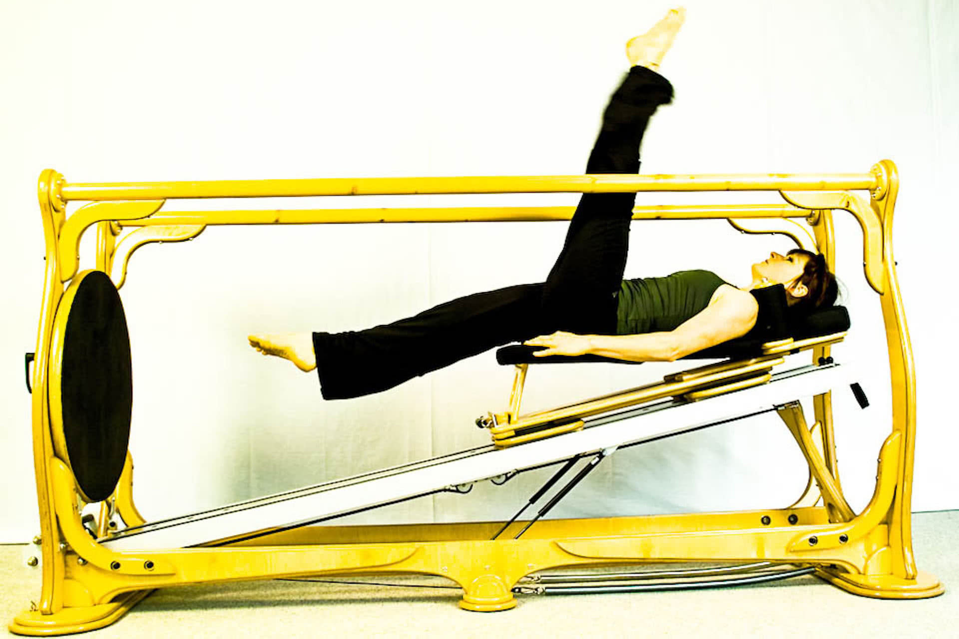 Bàn trượt bật nhảy và kéo giãn GYROTONIC Jumping Stretching Board