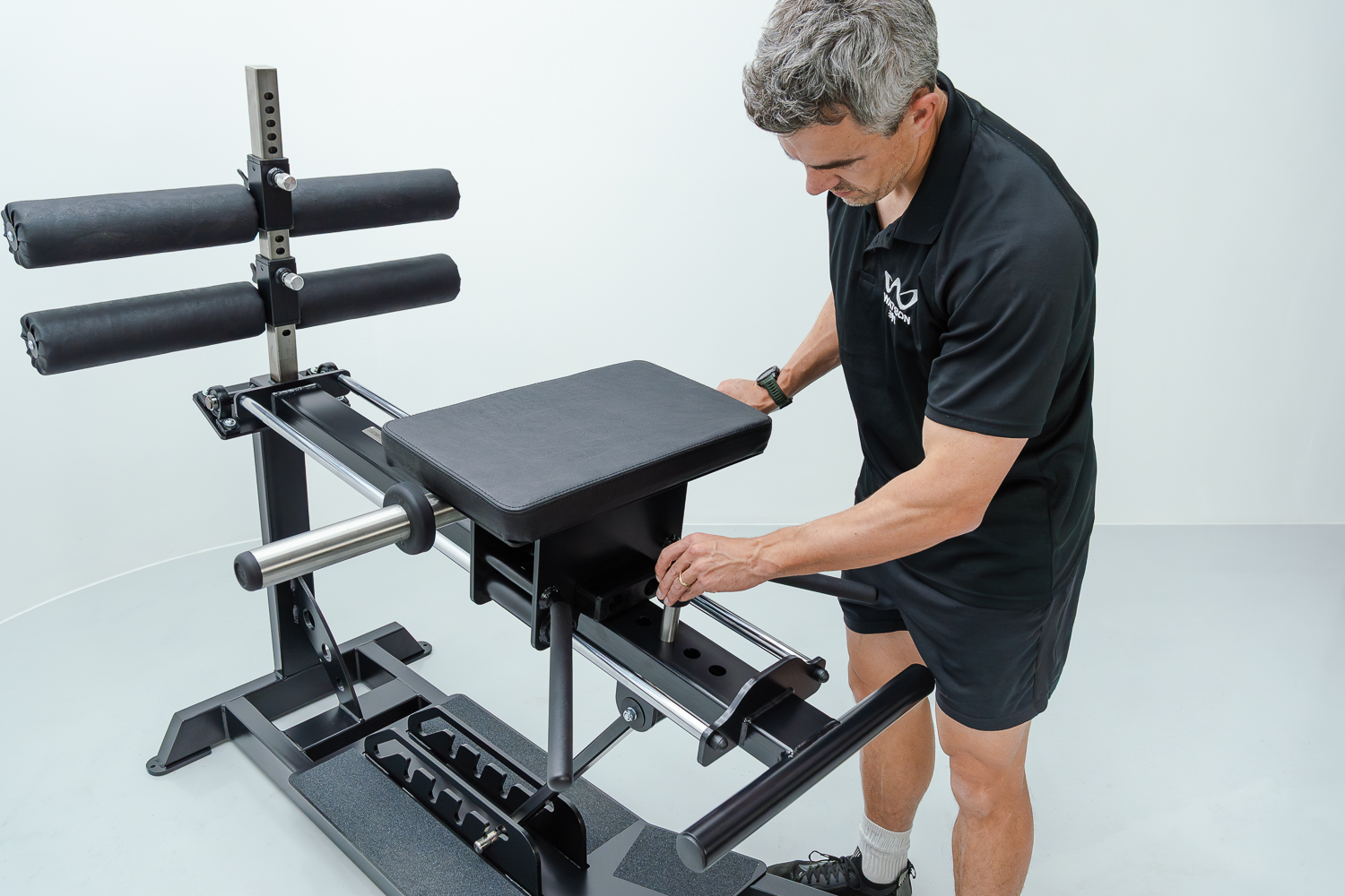 Cỗ máy dễ dàng thu ngắn hoặc kéo dài bàn trượt để thích ứng chính xác với chiều 